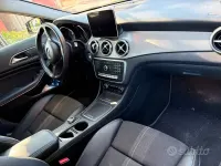 Usata Mercedes GLA180 122 CV (89 kW) 2019 Nero SUV