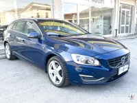 Usata Volvo V60 Ocean Race 190 CV (139 kW) 2016 Bluazzurro Station wagon