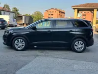 Usata Peugeot 5008 GT-line 120 CV (88 kW) 2017 Nero SUV