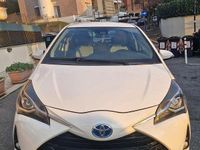 Usata Toyota Yaris Active 73 CV (53 kW) 2018 Bianco Berlina