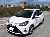 Usata Toyota Yaris Active 72 CV (52 kW) 2019 Bianco Berlina