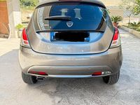Usata Lancia Ypsilon 95 CV (69 kW) 2017 Grigio Utilitaria