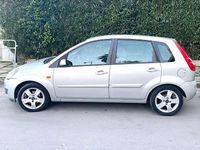 Usata Ford Fiesta Titanium 68 CV (50 kW) 2005 Argento Utilitaria