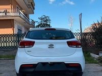 Usata Kia Rio Active 84 CV (61 kW) 2018 Bianco Berlina