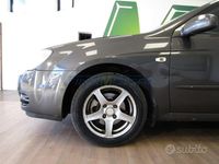 Usata Kia Cerato EX 105 CV (77 kW) 2005 Grigio Berlina