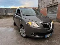Usata Lancia Ypsilon 95 CV (69 kW) 2015 Grigio Utilitaria