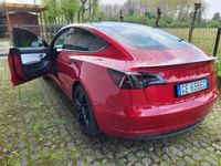 usata Tesla Model 3 dual motor rossa