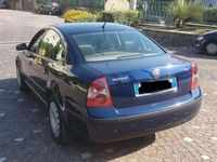 Usata VW Passat Business+ 131 CV (96 kW) 2002 Blu Berlina