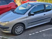 Usata Peugeot 206 60 CV (44 kW) 1999 Grigio Utilitaria