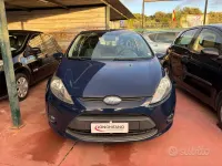 Usata Ford Fiesta Ghia 68 CV (50 kW) 2008 Bluazzurro Utilitaria