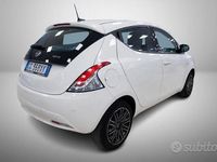 Usata Lancia Ypsilon Gold 70 CV (51 kW) 2021 Bianco Utilitaria
