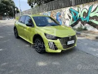 Usata Peugeot 208 GT 101 CV (74 kW) 2024 Verde Utilitaria