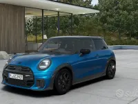 Nuova Mini John Cooper Works 204 CV (150 kW) 2026 Icy sunshine blue Utilitaria