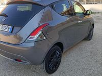 Usata Lancia Ypsilon 95 CV (69 kW) 2018 Grigio Utilitaria