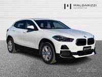 Usata BMW X2 Comfort Edition 220 CV (161 kW) 2023 Alpinweiss iii pastello SUV