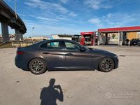 Usata Alfa Romeo Giulia Super 150 CV (110 kW) 2016 Grigio Berlina