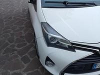 Usata Toyota Yaris 68 CV (50 kW) 2015 Bianco Utilitaria