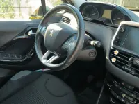 Usata Peugeot 208 68 CV (50 kW) 2014 Bianco Utilitaria