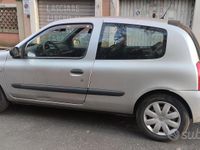 Usata Renault Clio II 58 CV (42 kW) 2007 Grigio Utilitaria