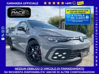 Usata VW Golf VIII GTI 245 CV (180 kW) 2024 Grigio pastello Berlina