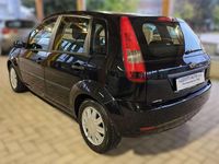 Usata Ford Fiesta Ghia 68 CV (50 kW) 2004 Nero Berlina