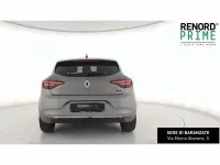 Usata Renault Clio Techno 145 CV (106 kW) 2023 Grigio chiaro Utilitaria