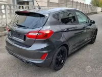 Gebraucht Ford Fiesta ST-Line 86 PS (63 kW) 2018 Grau Kleinwagen