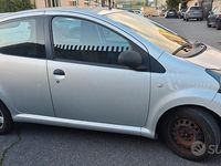 Usata Toyota Aygo Connect Style 70 CV (51 kW) 2011 Grigio Utilitaria