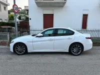 Usata Alfa Romeo Giulia Super 150 CV (110 kW) 2018 Bianco Berlina