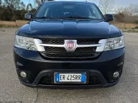 Käytetty Fiat Freemont 140 HP (102 kW) 2013 Musta Katumaasturi