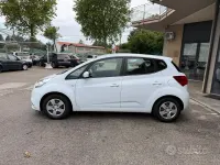 Usata Kia Venga 90 CV (66 kW) 2018 Bianco Utilitaria