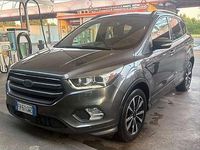 Usata Ford Kuga ST-Line 150 CV (110 kW) 2017 Grigio SUV
