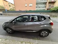 Usata Renault Captur Zen 90 CV (66 kW) 2016 Grigio SUV
