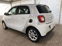 Usata Smart ForFour Passion 71 CV (52 kW) 2015 Bianco Utilitaria