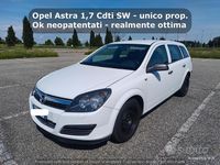 Usata Opel Astra Enjoy 101 CV (74 kW) 2005 Bianco Station wagon