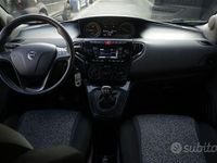 Usata Lancia Ypsilon Silver 70 CV (51 kW) 2022 Rosso Utilitaria