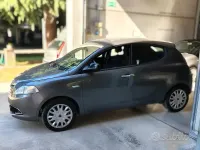 Usata Lancia Ypsilon Platinum 69 CV (50 kW) 2015 Grigio Utilitaria
