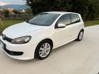 Usata VW Golf VI Edition 105 CV (77 kW) 2011 Bianco Utilitaria