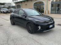 Second-hand Kia Stonic 101 CP (74 kW) 2024 Negru SUV
