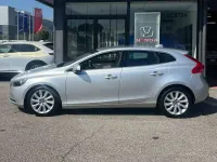 Usata Volvo V40 Momentum 114 CV (83 kW) 2015 Argento Berlina
