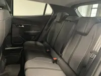 Usata Peugeot e-2008 Allure 100 kW (136 CV) 2021 Nero SUV