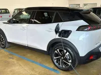 Usata Peugeot e-2008 GTi 100 kW (136 CV) 2023 Bianco SUV