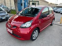 usata Toyota Aygo 1.0 benzina 68 cavalli 2011 navigatore