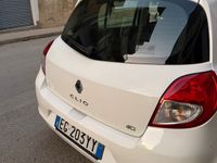 Usata Renault Clio III 75 CV (55 kW) 2011 Bianco Utilitaria