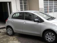 Usata Toyota Yaris Sol 101 CV (74 kW) 2010 Argento Utilitaria
