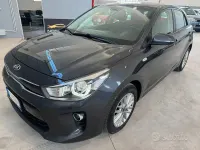 Usata Kia Rio 101 CV (74 kW) 2018 Grigio Berlina