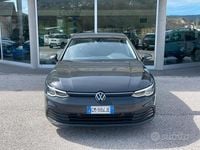 Usata VW Golf VIII Life 116 CV (85 kW) 2023 Grigio Berlina