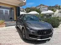 Usata Maserati Levante 275 CV (202 kW) 2017 Grigio SUV