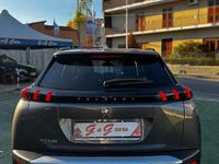 Usata Peugeot 2008 Allure 131 CV (96 kW) 2021 Grigio SUV