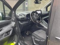 Gebraucht Toyota Proace Verso City 100 kW (136 PS) 2023 Grau Kombi